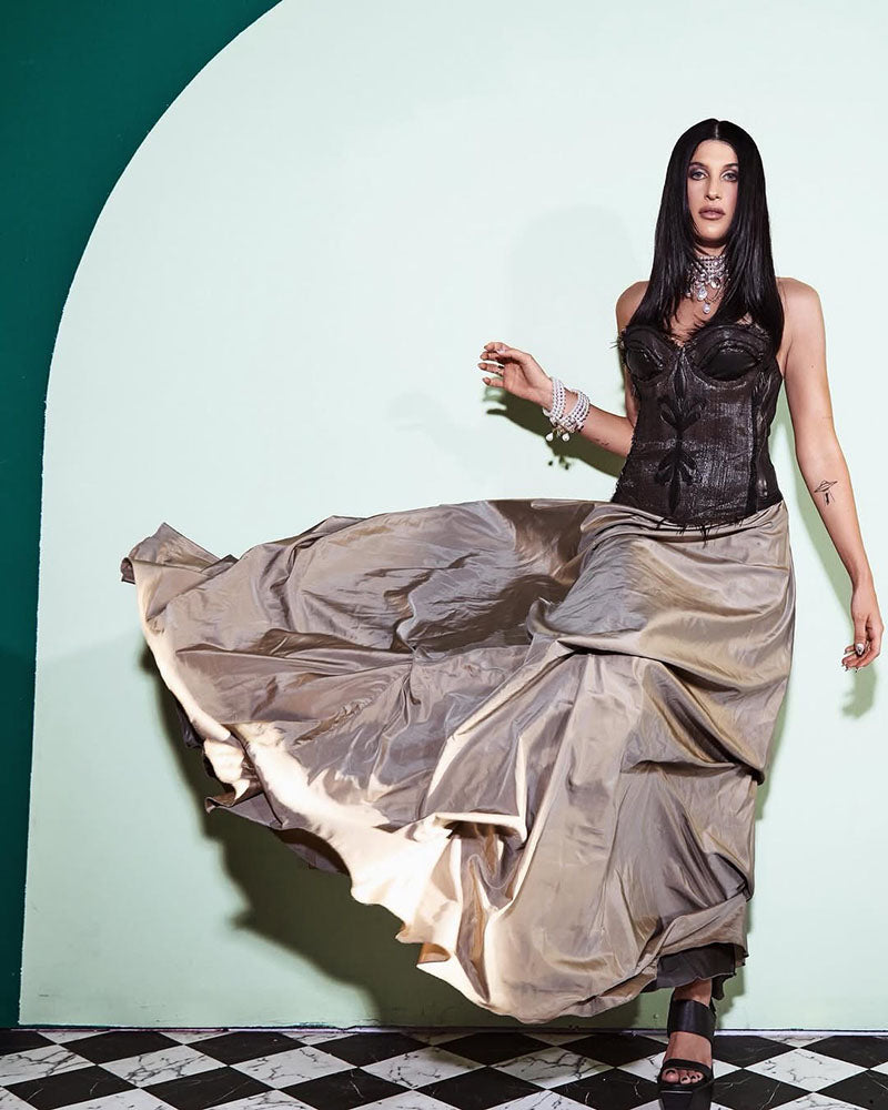 Azzecca in Deborah Lindqusit, FML magazine