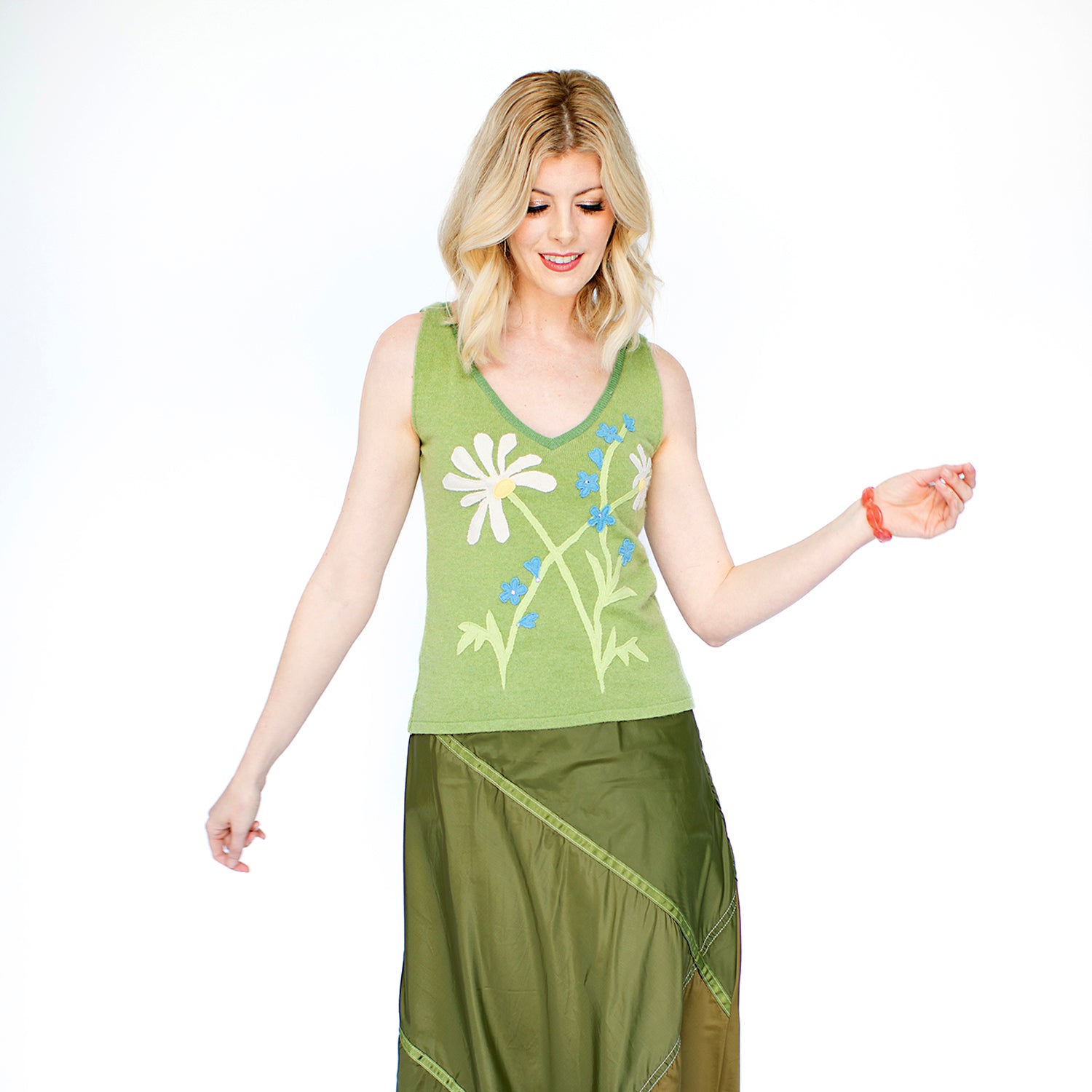 model Daisy Cashmere Sweater Vest – Upcycled Floral Appliqué