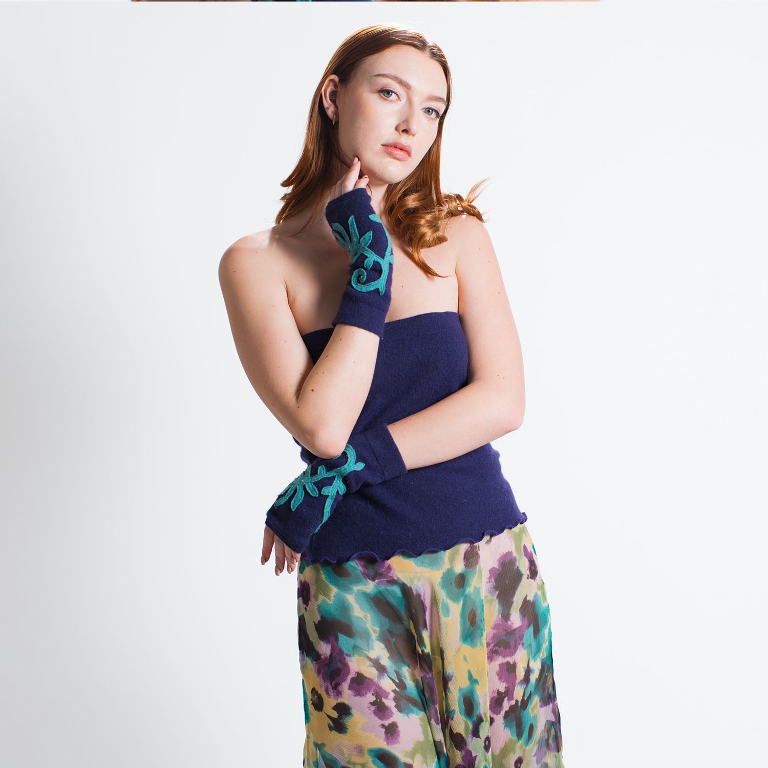 Rose Applique Fingerless Gloves